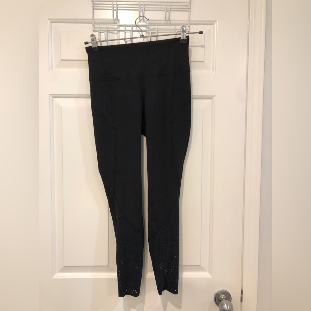SIZE 8 lululemon high rise black bottom detailing